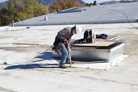 commercial roofer