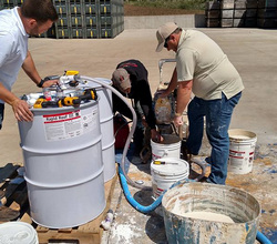 contractor commercial helping